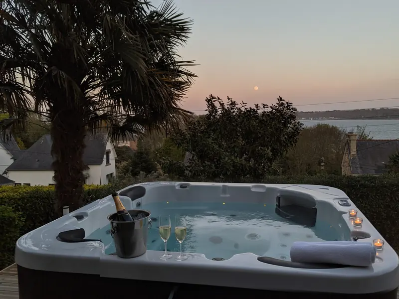 El jacuzzi de L'Anse Bleue al atardecer