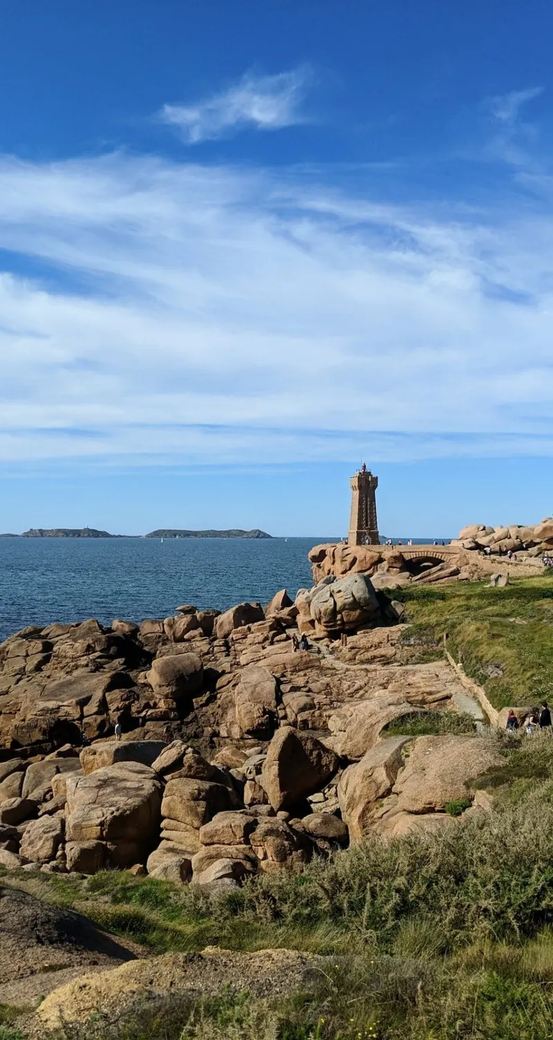 ¿Qué hacer en la Côte de Granit Rose?